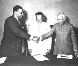 Nasser, Tito, Nehru, (photo 1956) - 13.3 ko